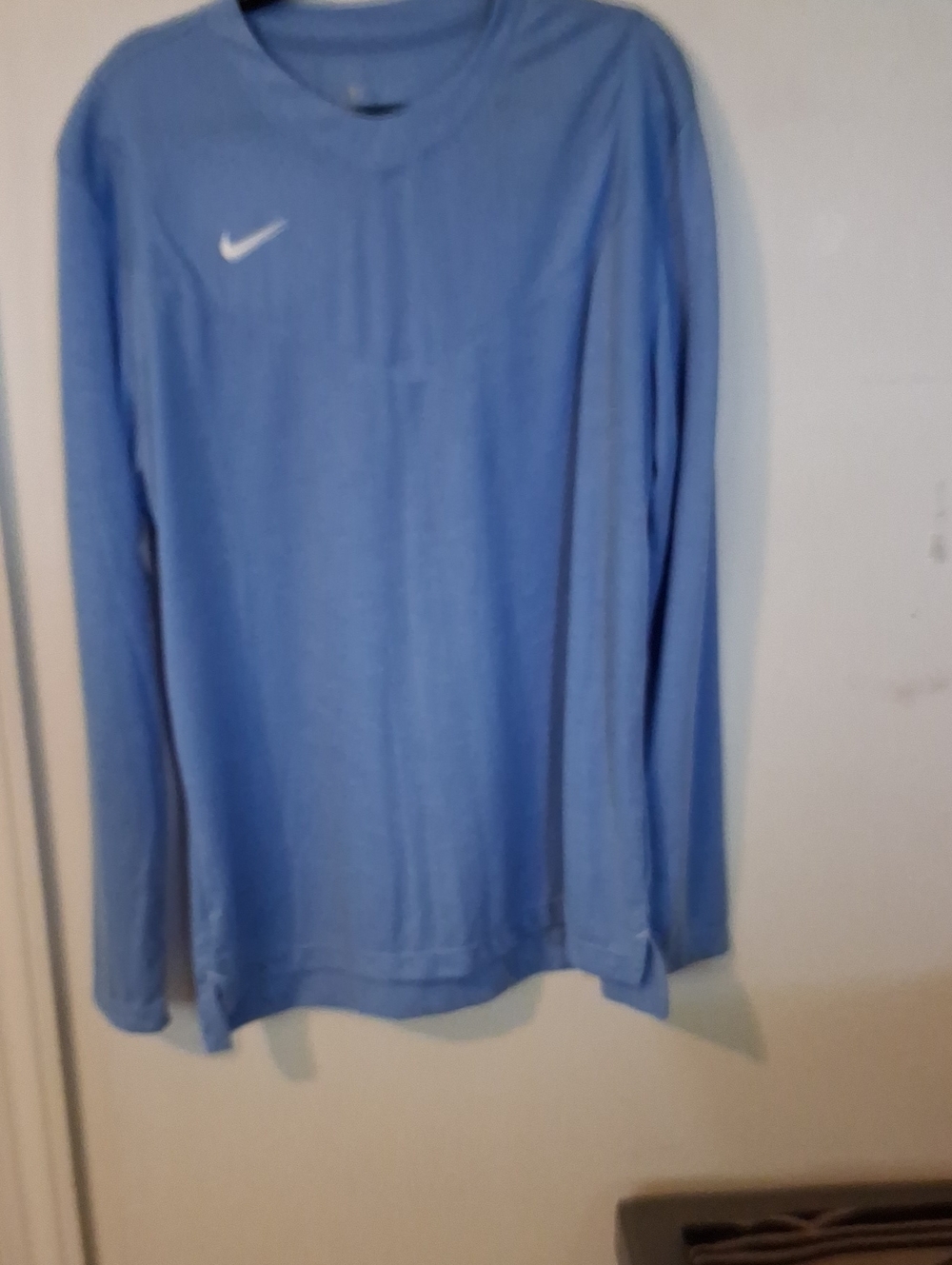 Nike Men’s Light Blue Crewneck Long Sleeve Sweatshirt